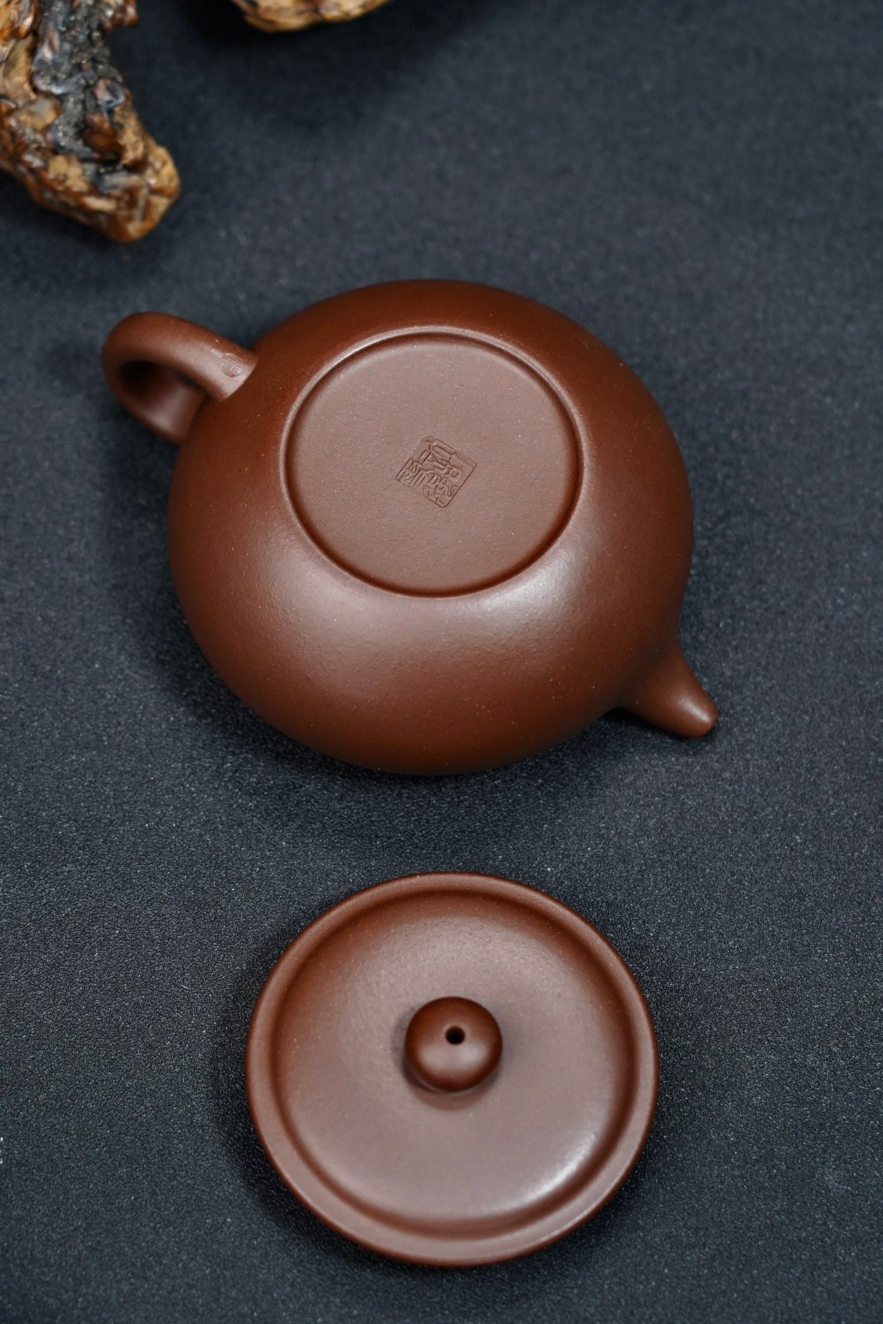 "Bian Fu" pot