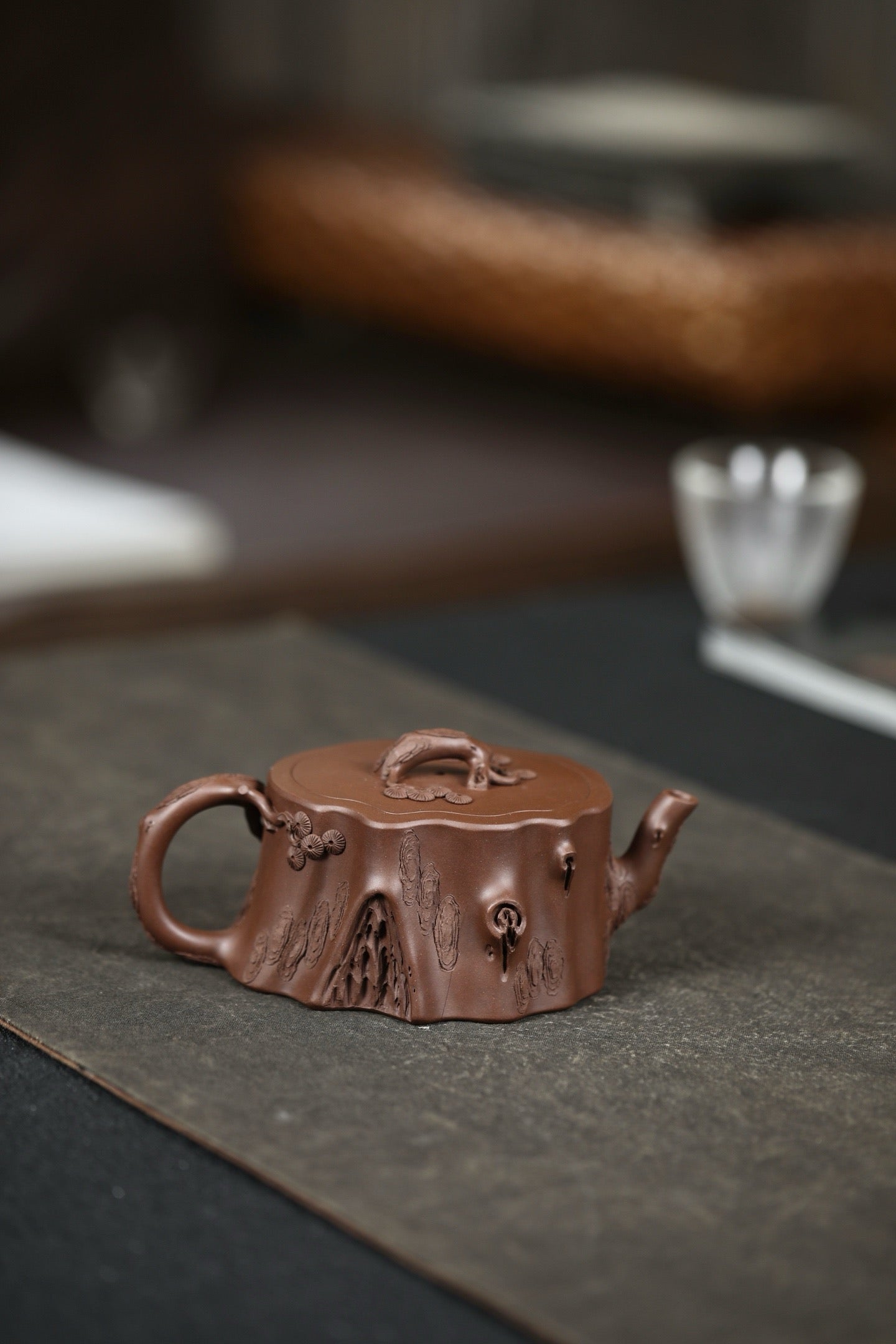 " Pine Root " pot