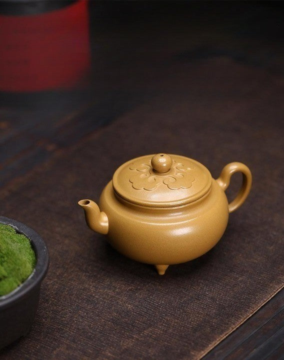 “Ru Yi” pot