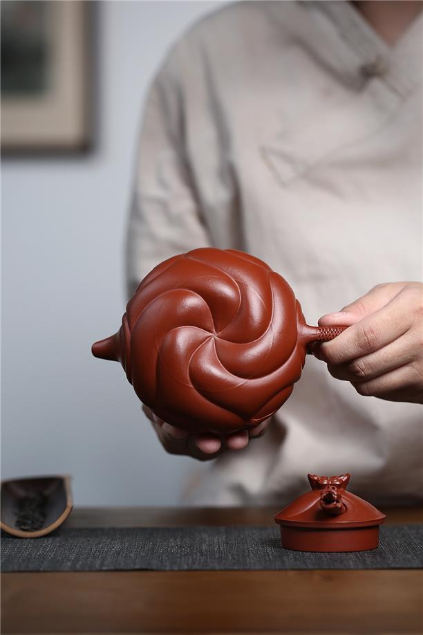 "Yu Hua Long" pot