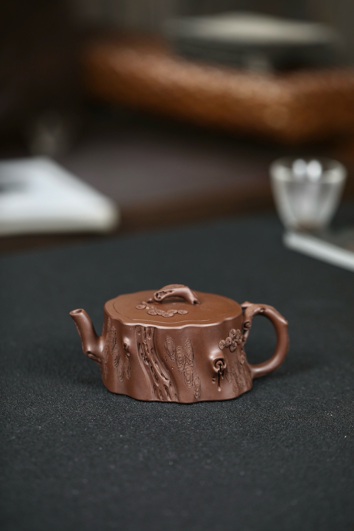 " Pine Root " pot