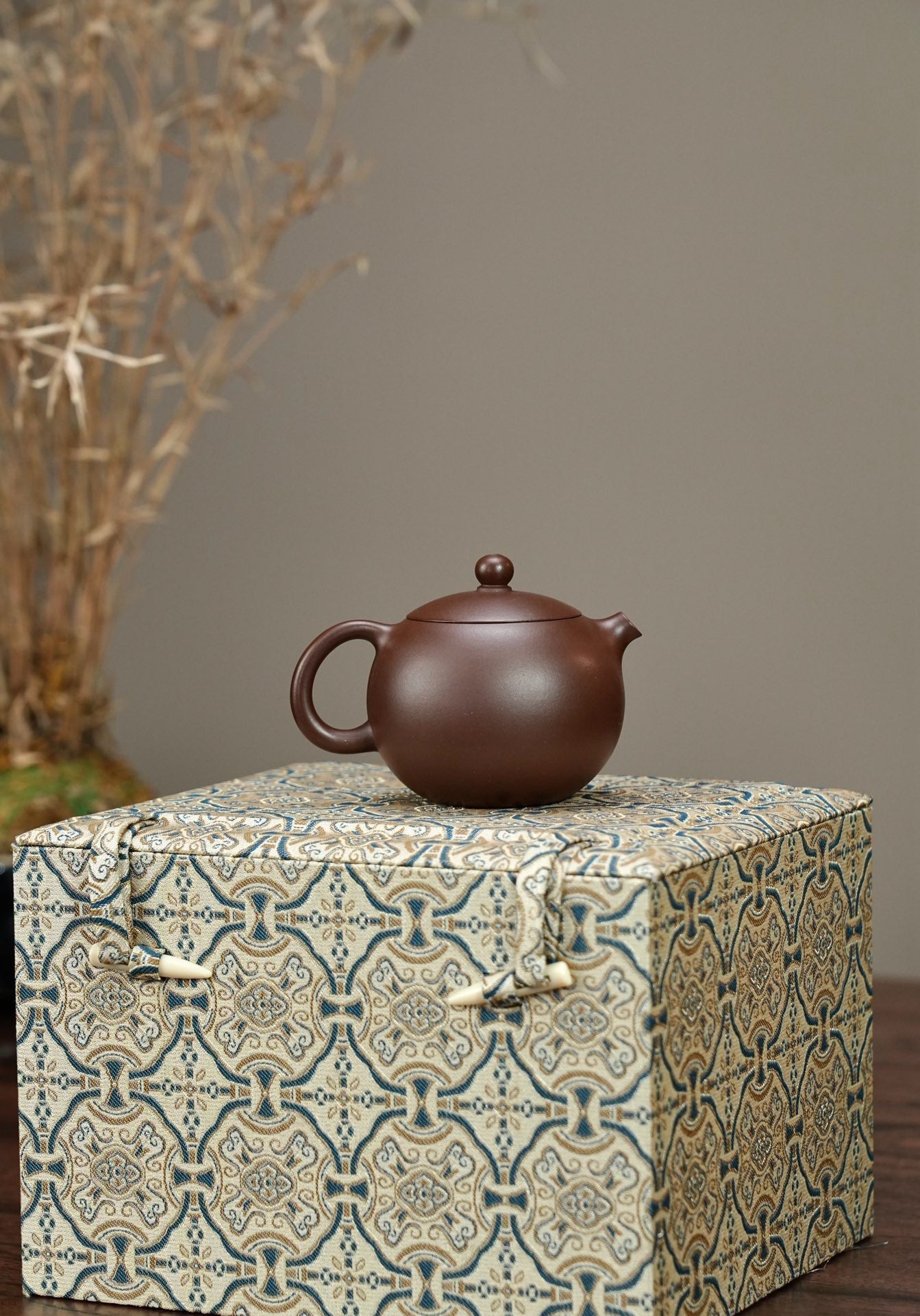 "River Puffer Xi Shi" pot